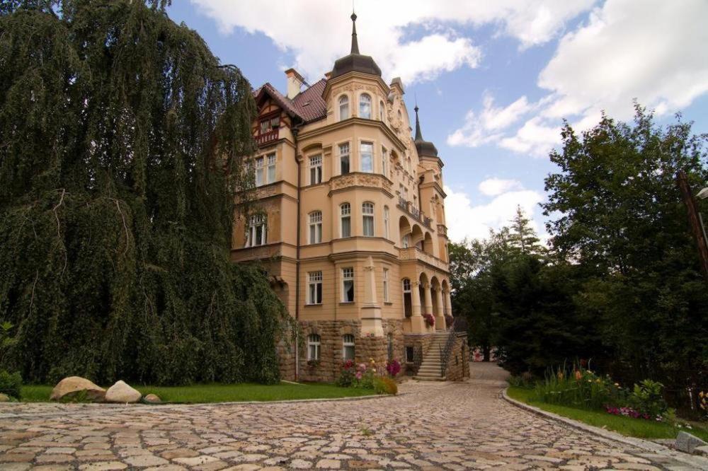 Apartmany Vila Liberty カルロヴィ・ヴァリ エクステリア 写真